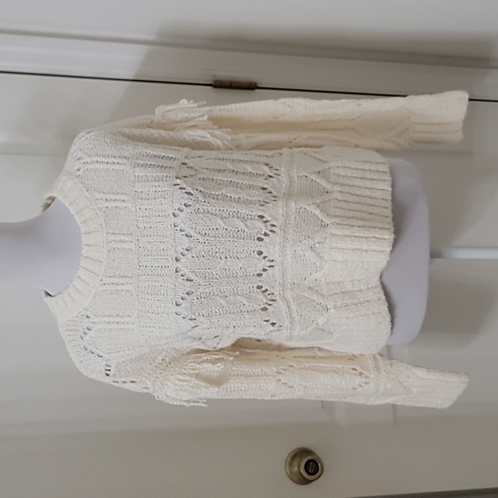 Old Navy Size S Cream Pullover Sweater with Fringe Accent at Shoulders, GUC